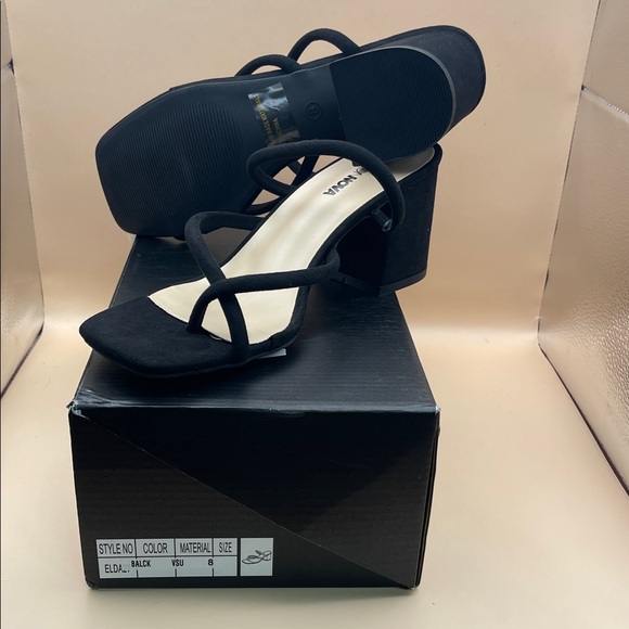 Fashion Nova Black Strappy Block Heel Sandals Women’s Size 8 Square Toe - Picture 2 of 8